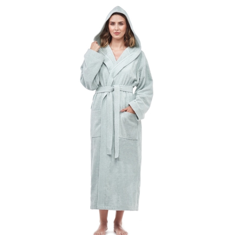 Cozy Hooded Bathrobe in seafoam
